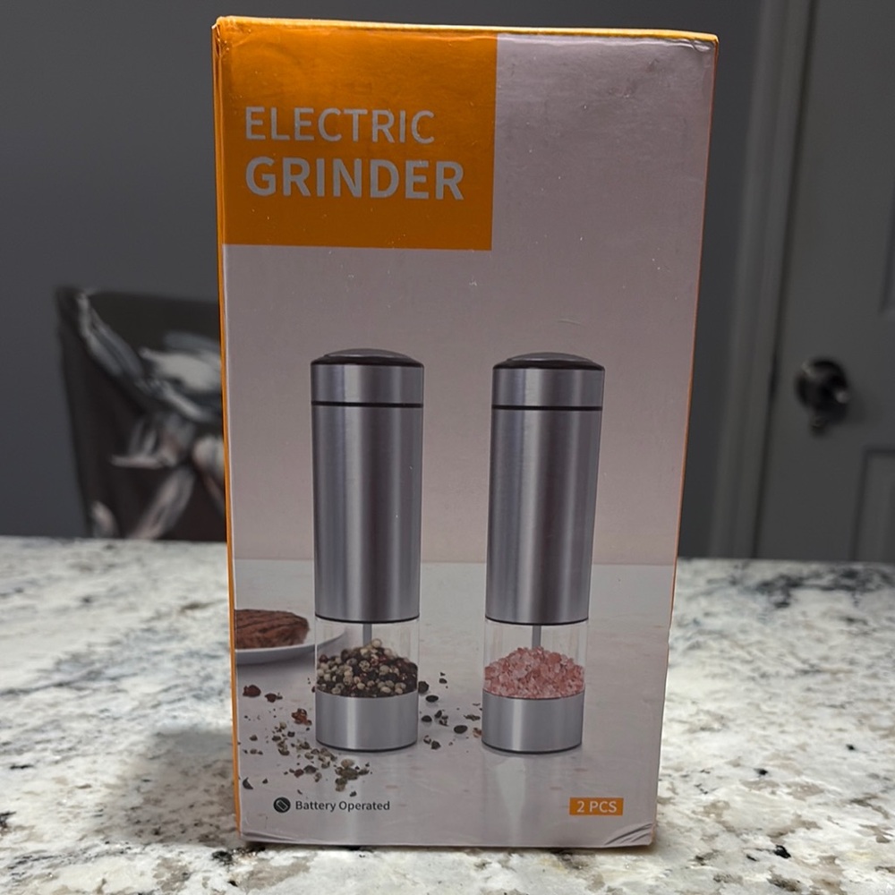 Home Essentials Silver Electric Grinder Set